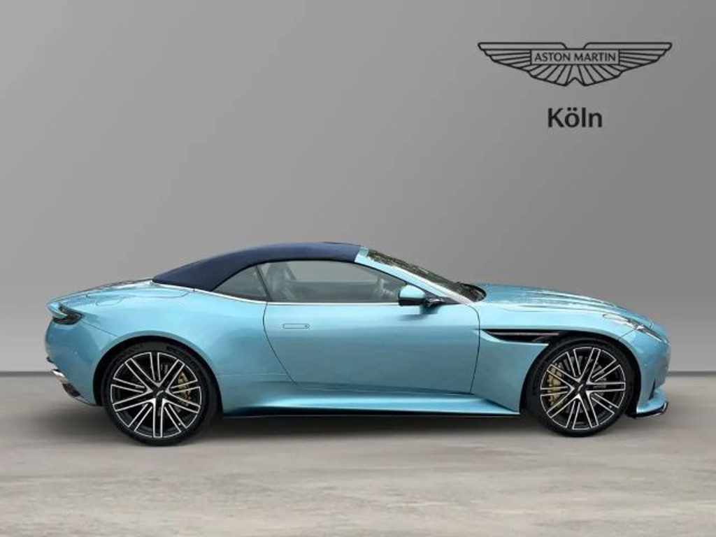 Aston Martin DB12