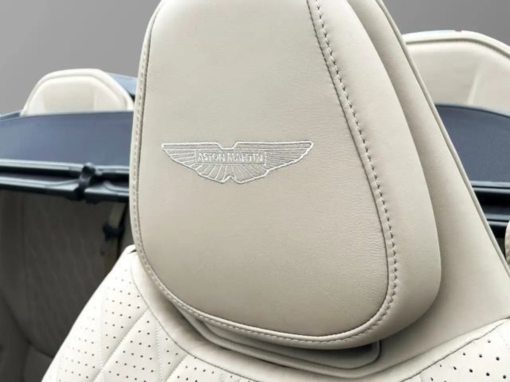 Aston Martin DB12