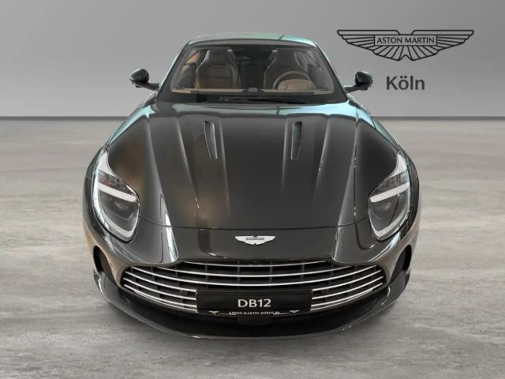 Aston Martin DB12