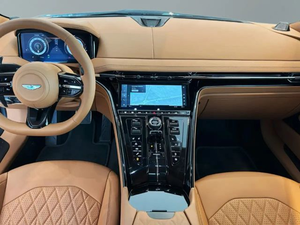 Aston Martin DB12