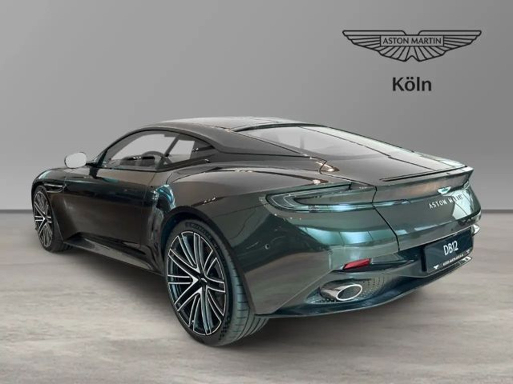 Aston Martin DB12