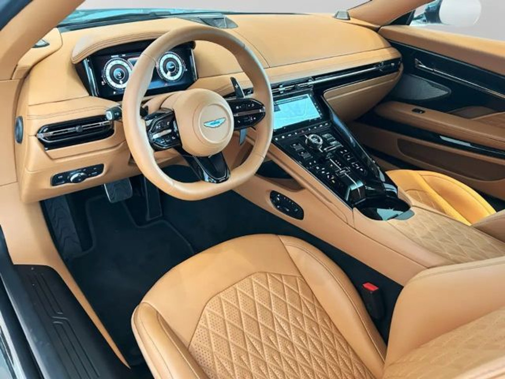 Aston Martin DB12