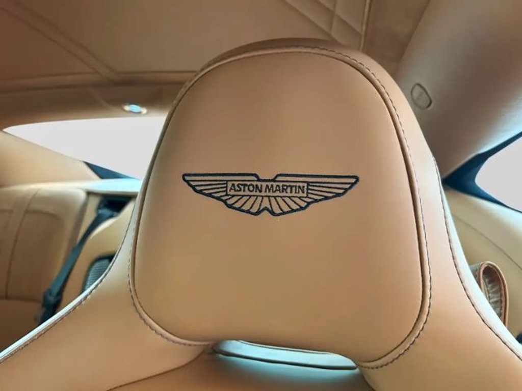 Aston Martin DB12