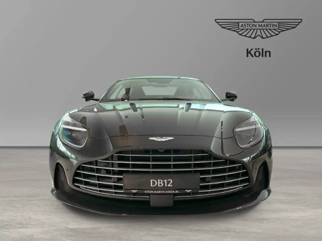 Aston Martin DB12