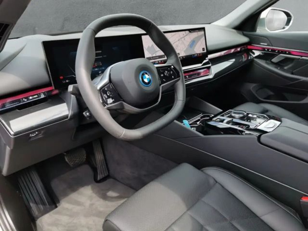 BMW i5