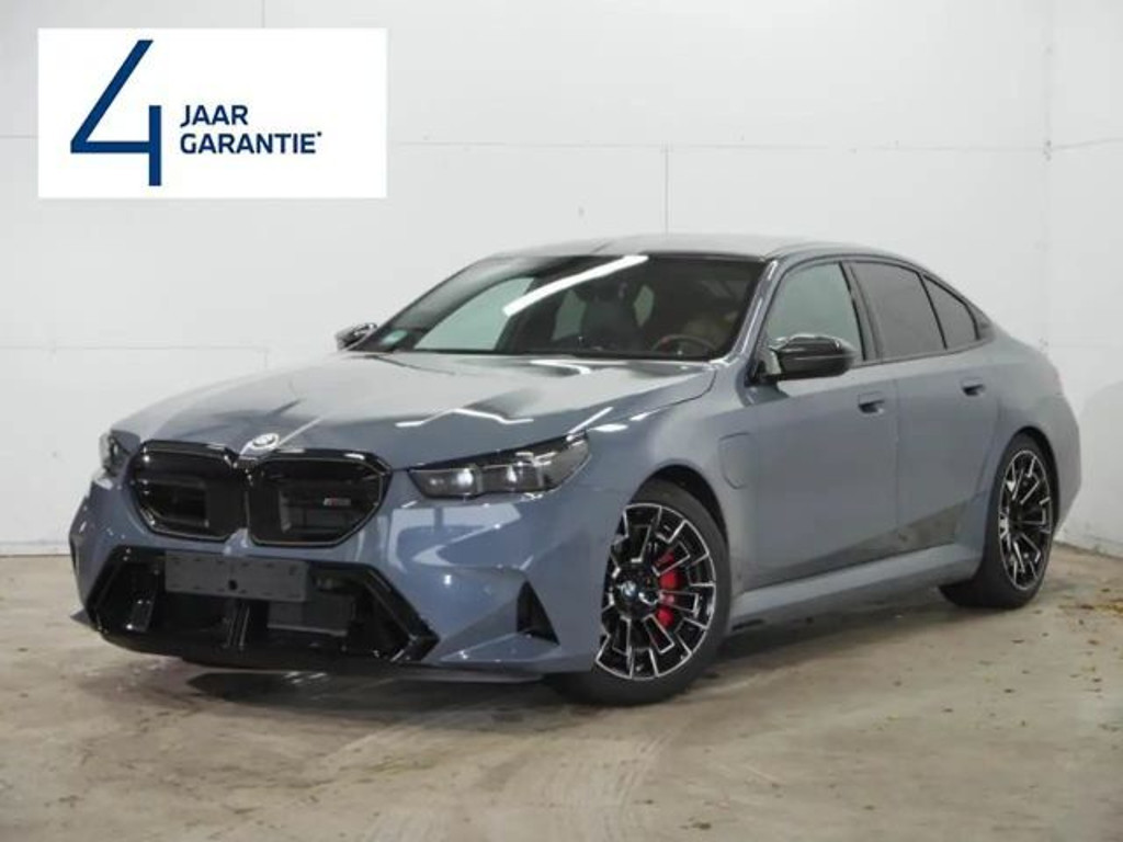 BMW M5 Sedan