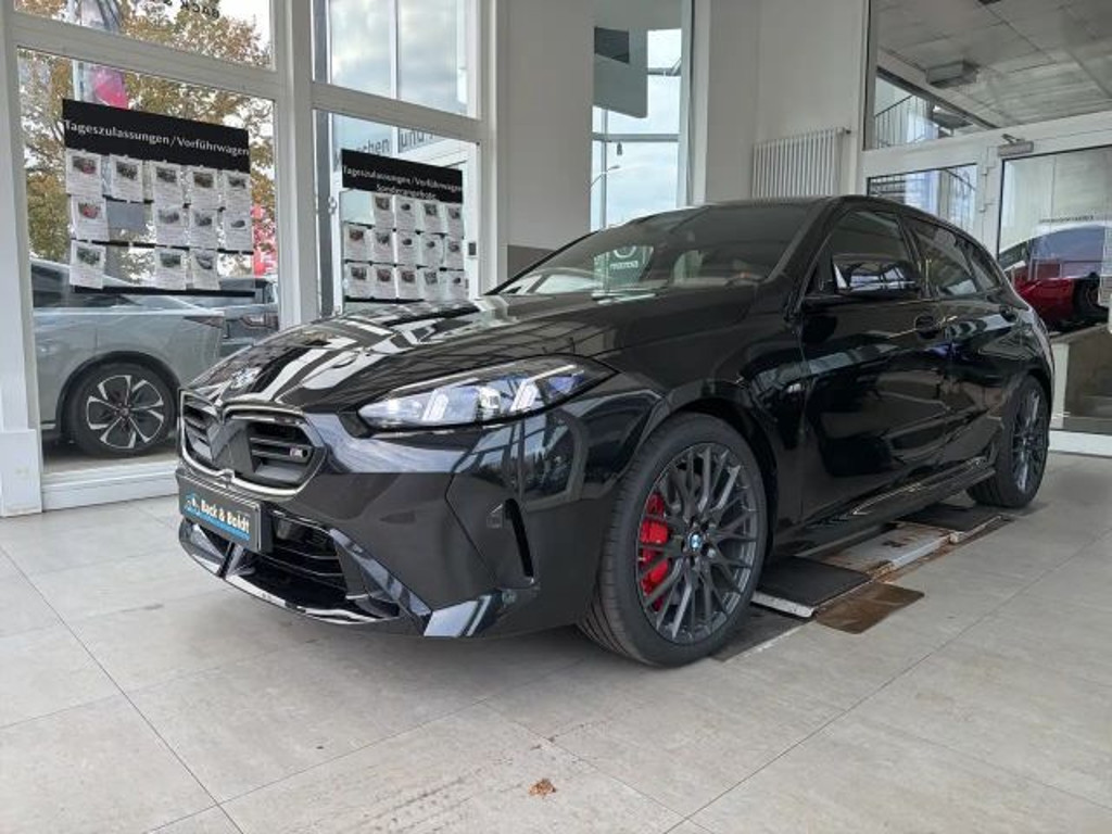 BMW M140i xDrive Sedan