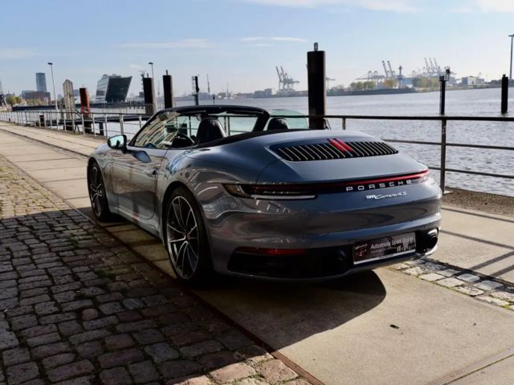 Porsche 992