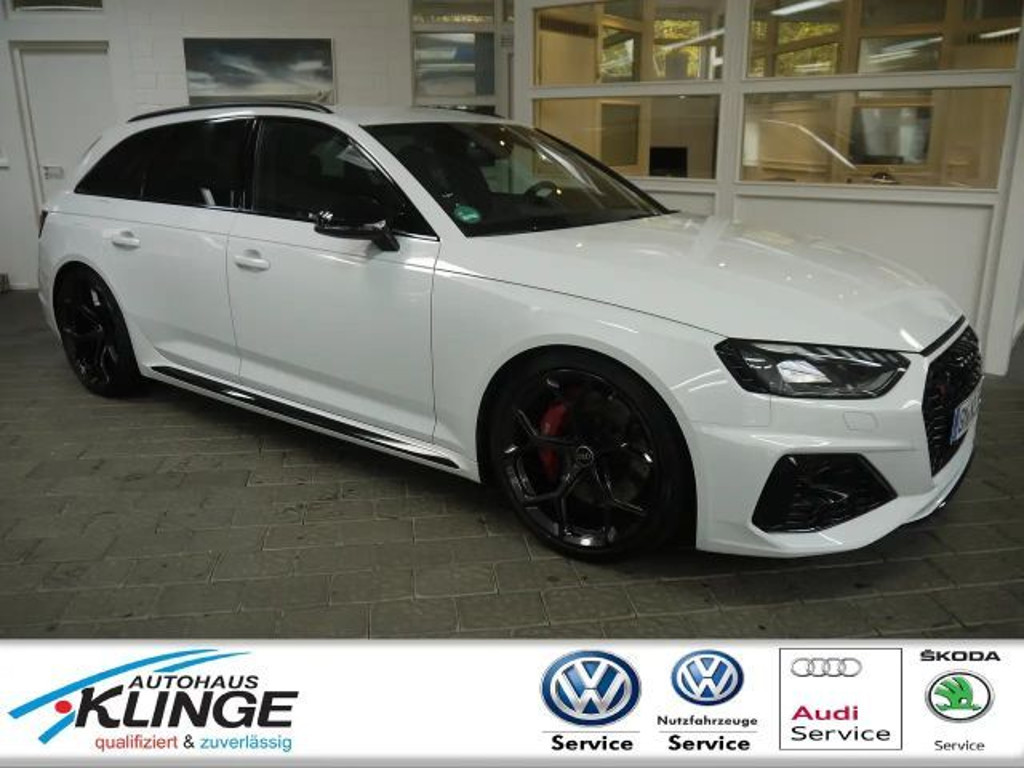 Audi RS4 Quattro Competition