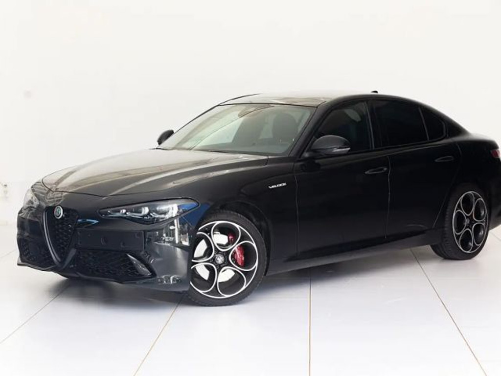 Alfa Romeo Giulia Q4 AT8