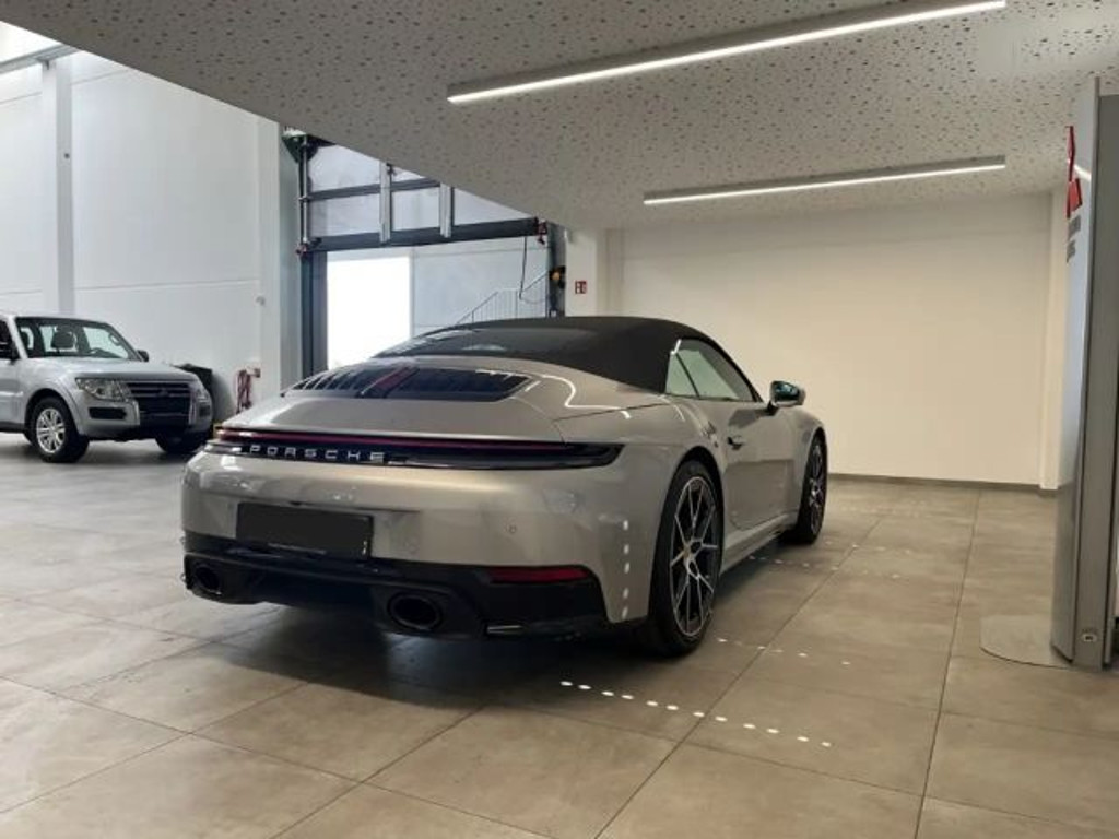 Porsche 992
