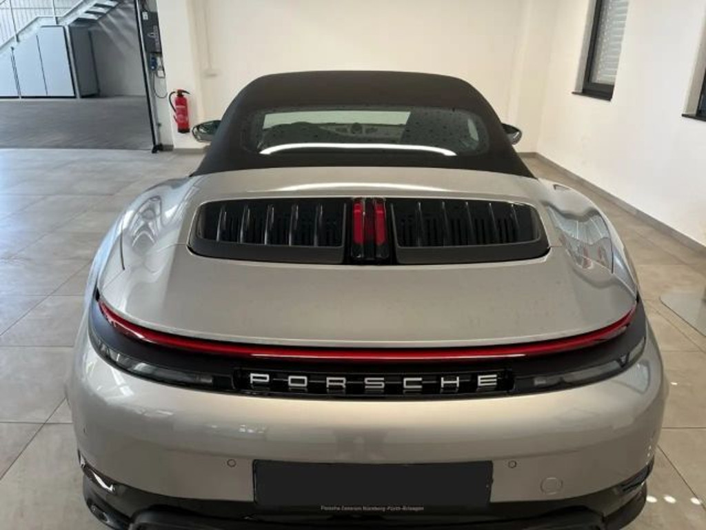 Porsche 992