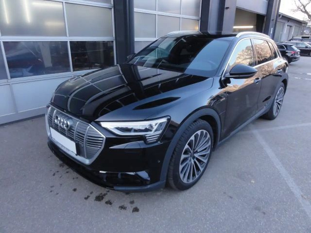 Audi e-tron Quattro 50