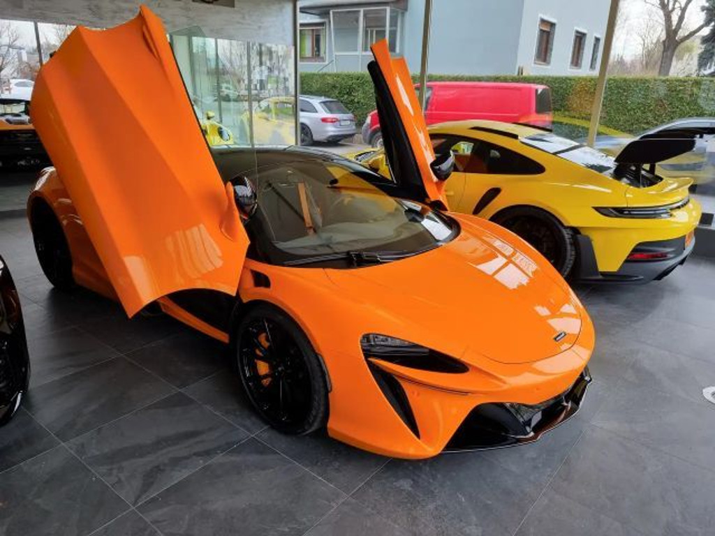 McLaren Artura Performance Black Paket Lift Sport Auspuff Clubsp.