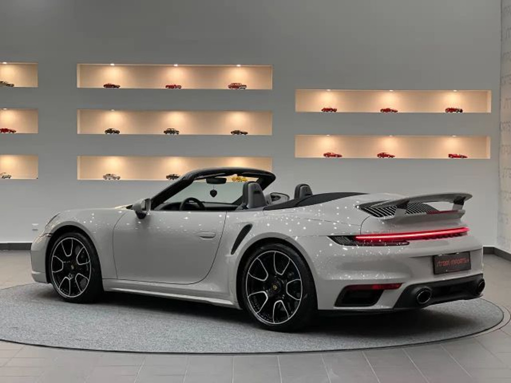 Porsche 992