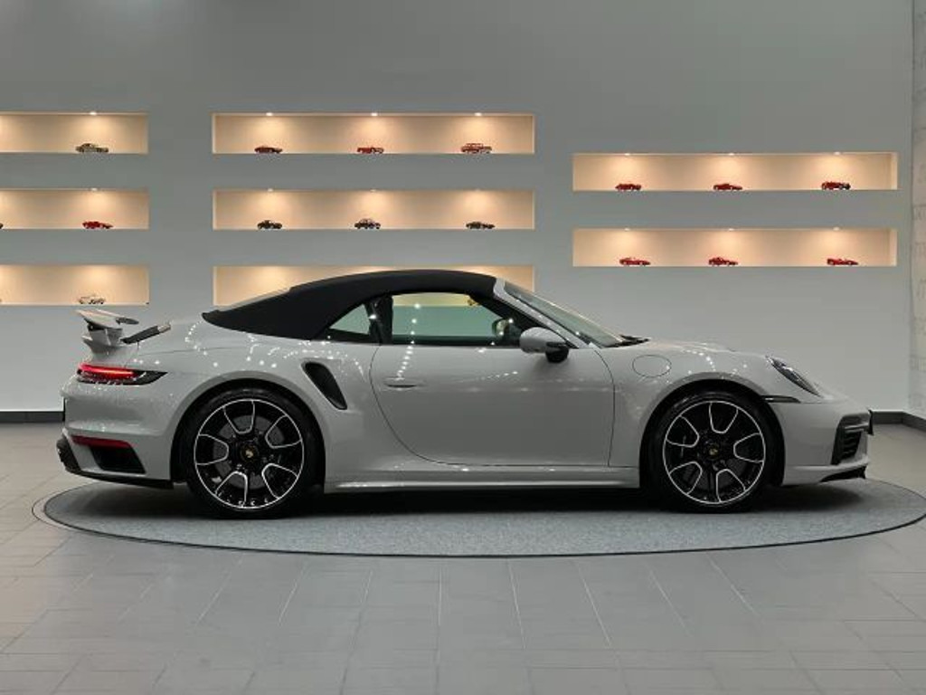 Porsche 992