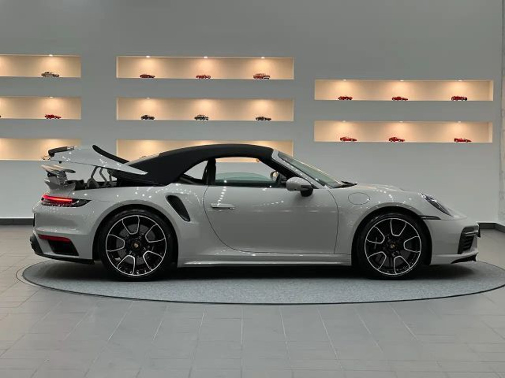 Porsche 992