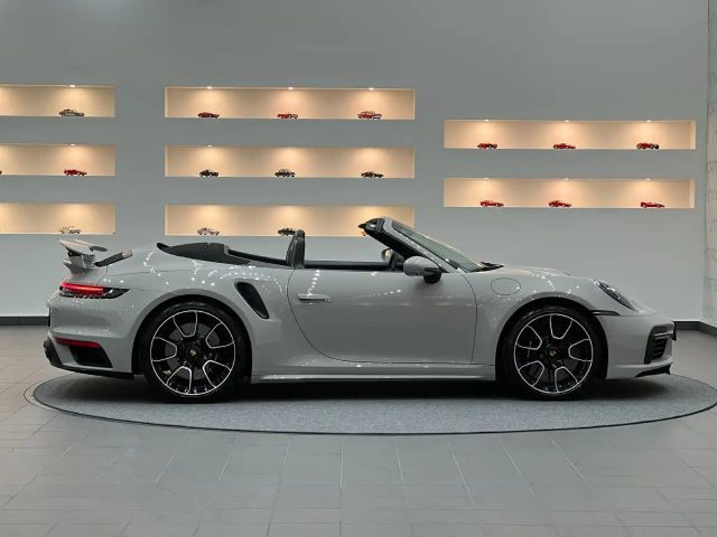 Porsche 992