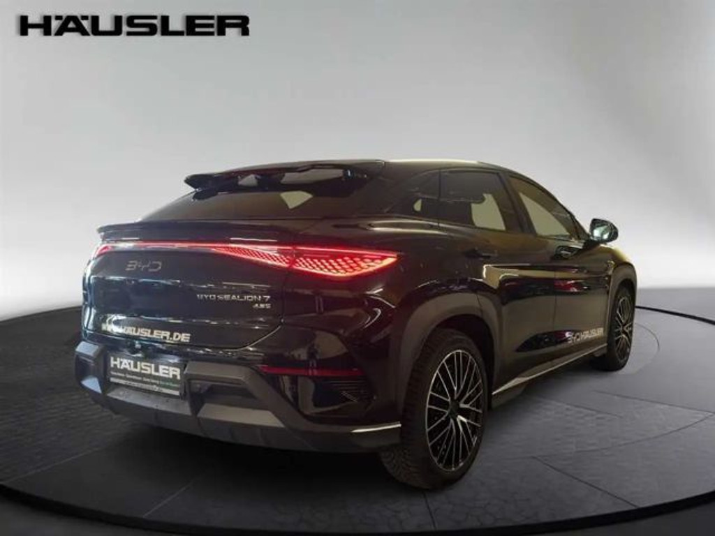 BYD Sealion 7
