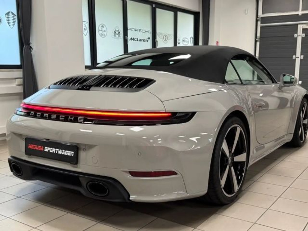 Porsche 992