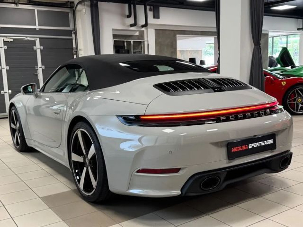 Porsche 992