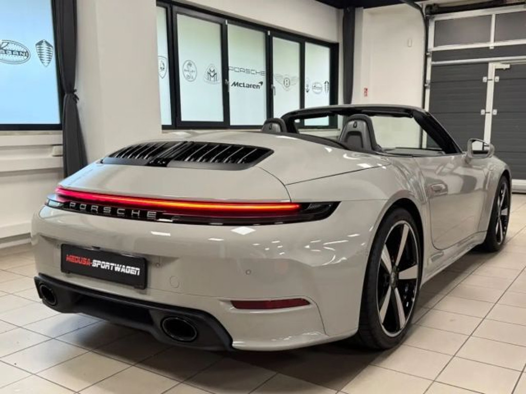 Porsche 992