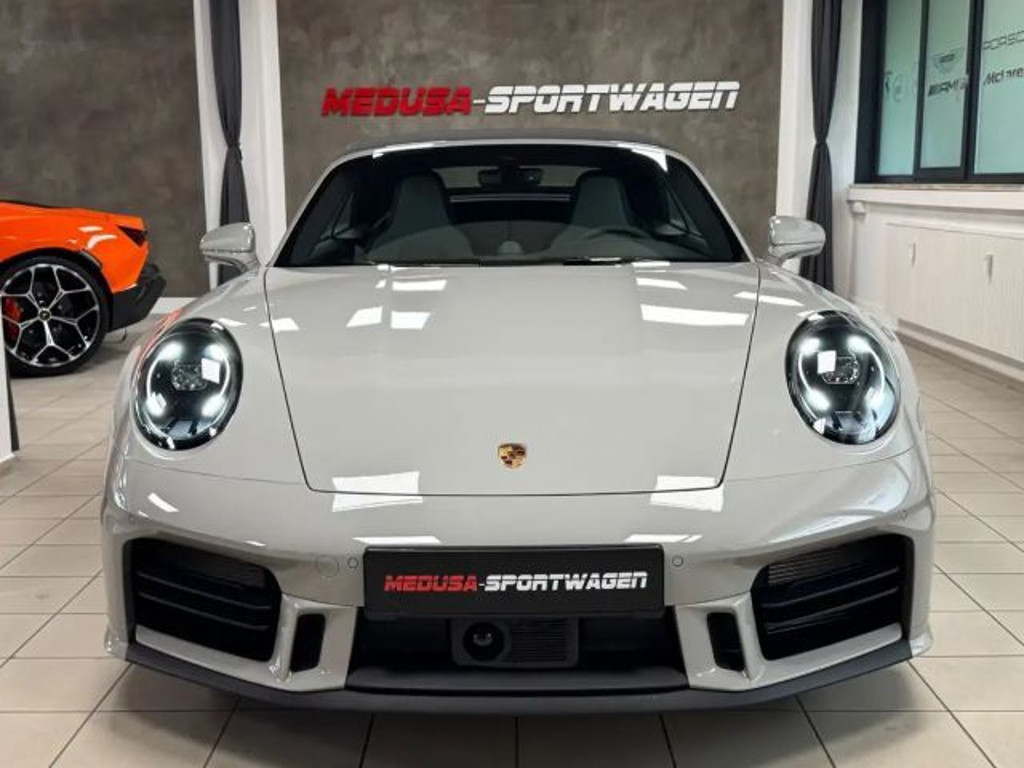 Porsche 992