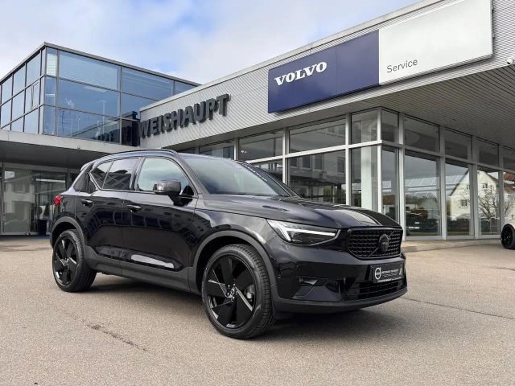 Volvo XC40 B4*Black Edition*NP&#128;57590*Pano*ACC*BLIS