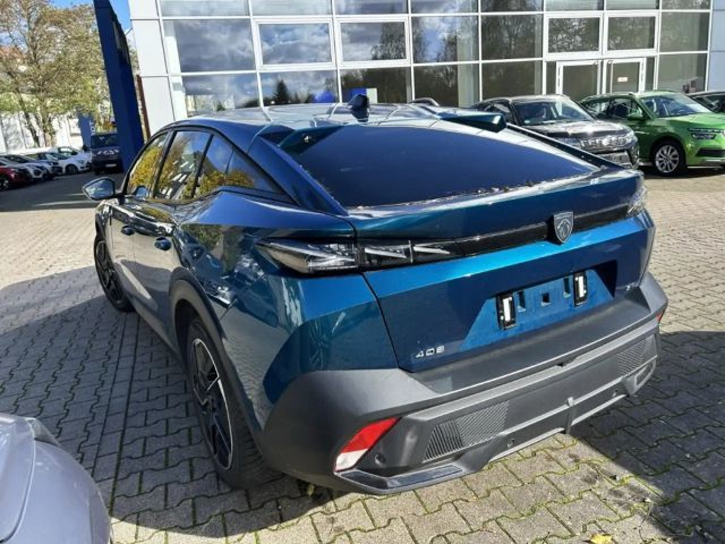 Peugeot 408