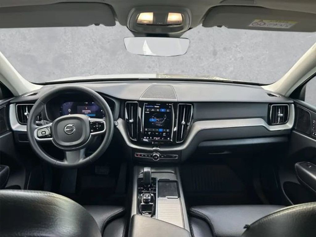 Volvo XC60 AWD Plus Dark