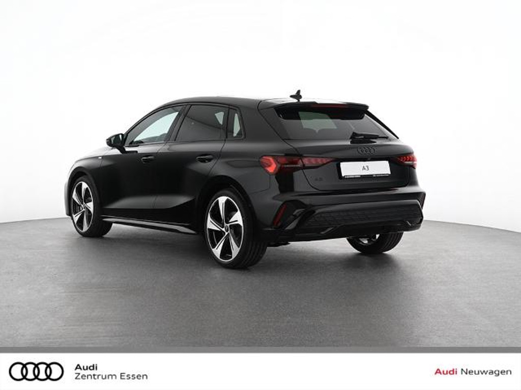 Audi A3 Sportback Sedan S-Line 35 TFSI