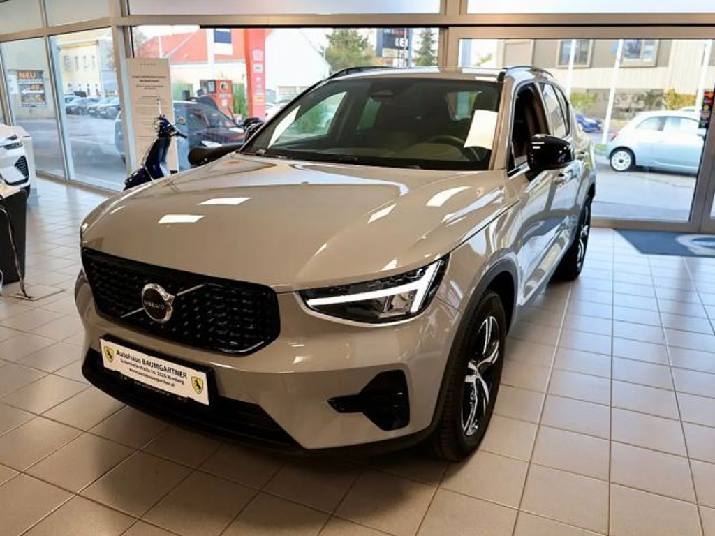 Volvo XC40 Plus Dark