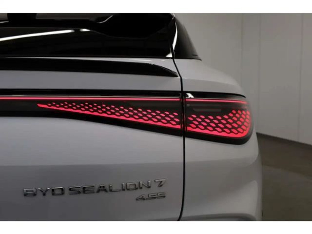 BYD Sealion 7