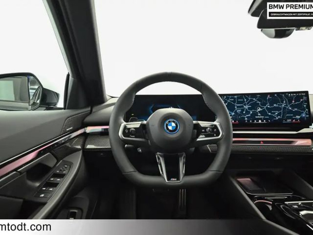 BMW i5