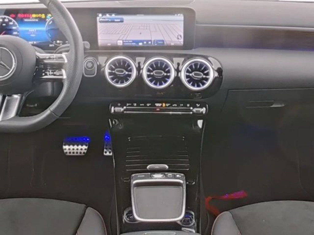 Mercedes-Benz A-Klasse A 250 AMG Line A 250 e