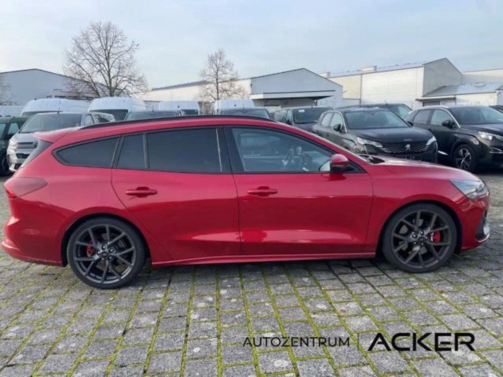 Ford Focus Wagon ST Line