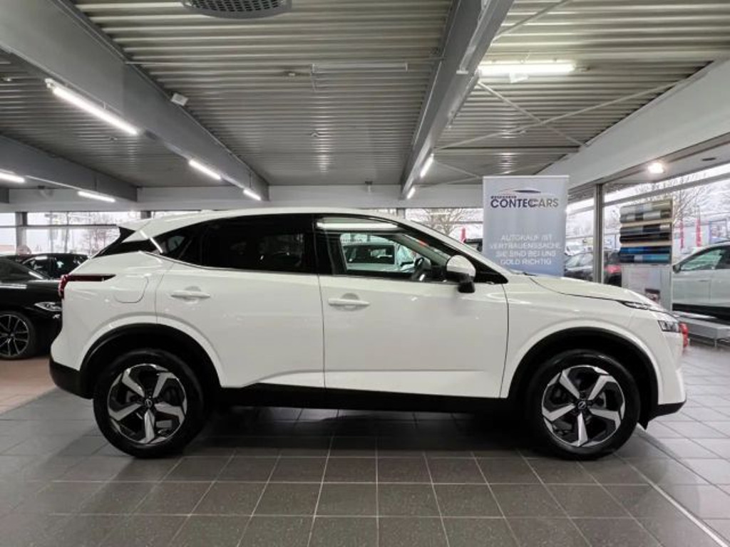 Nissan Qashqai 1.3 Connecta LED+KEYLESS+360°+ACC+VC.