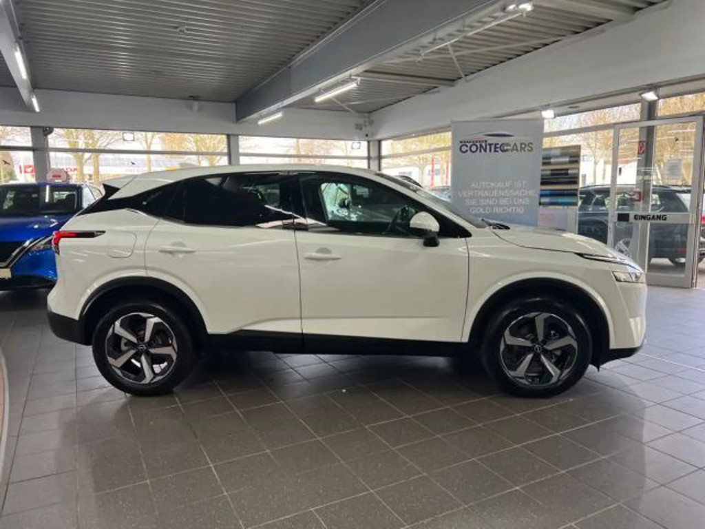 Nissan Qashqai 1.3 Connecta LED+KEYLESS+360°+ACC+VC uvm