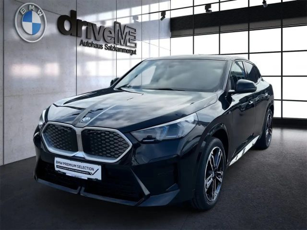 BMW iX2 xDrive30