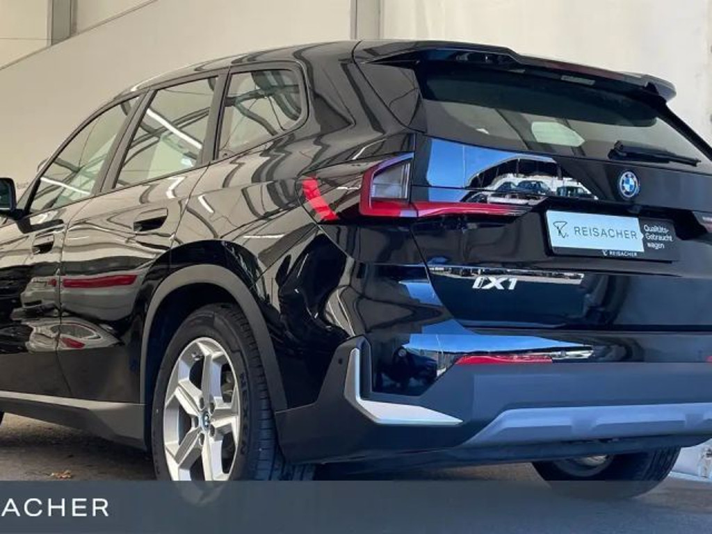 BMW iX1 xDrive30