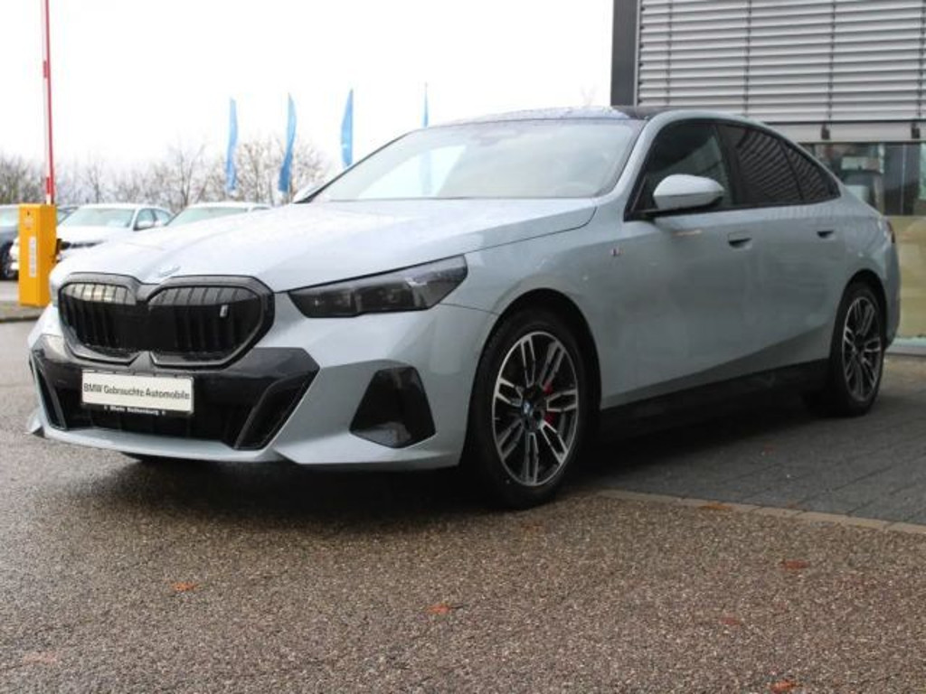 BMW i5 M-Sport Comfort pakket Sedan eDrive40