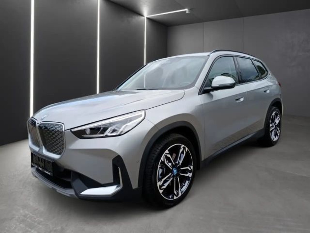 BMW iX1 xDrive30