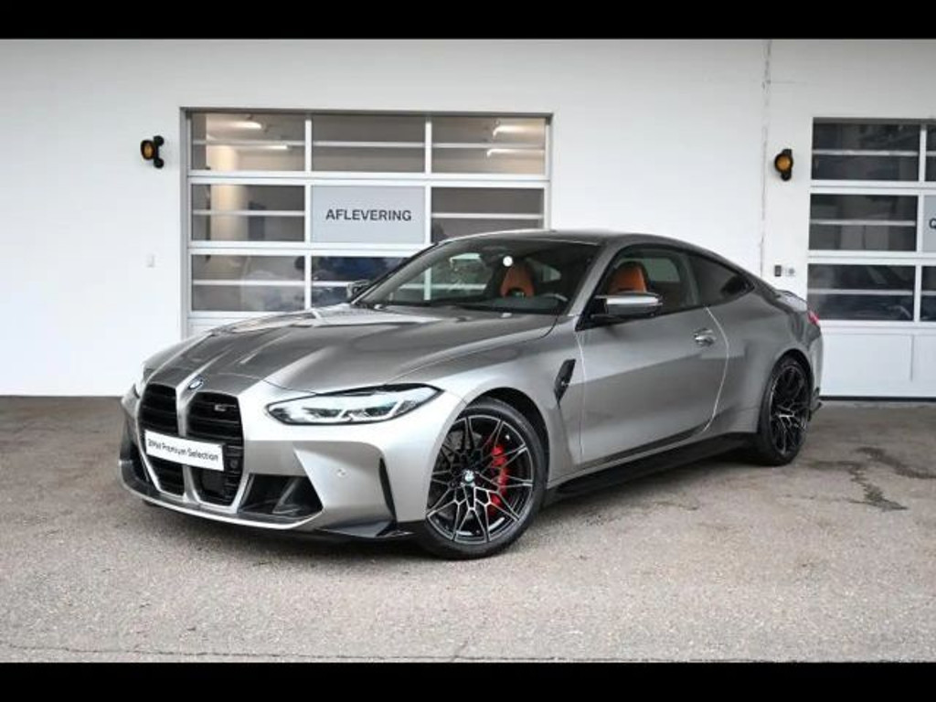 BMW M4 xDrive Coupé