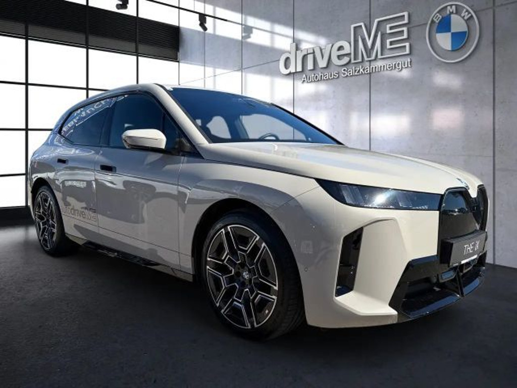 BMW iX