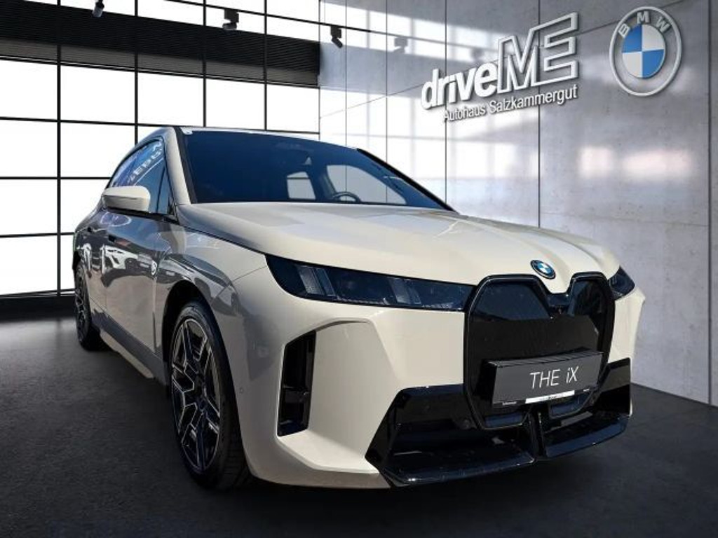 BMW iX