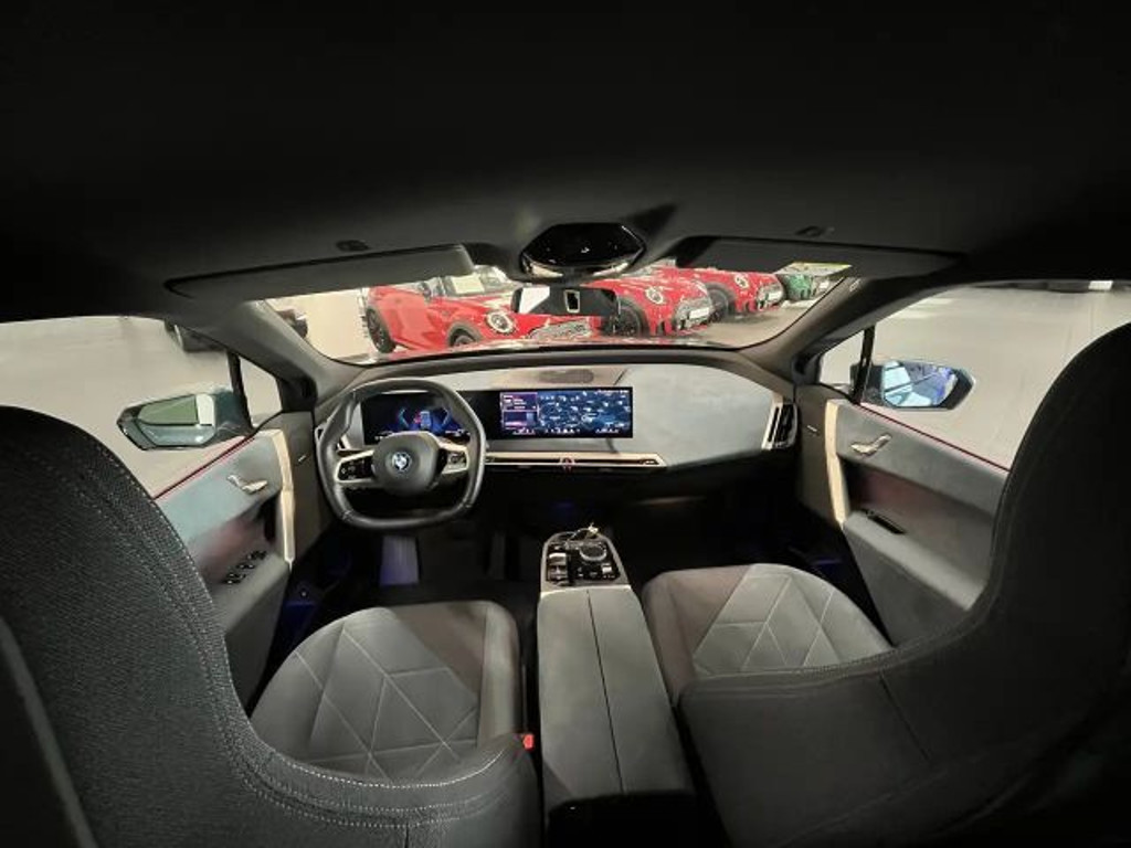 BMW iX