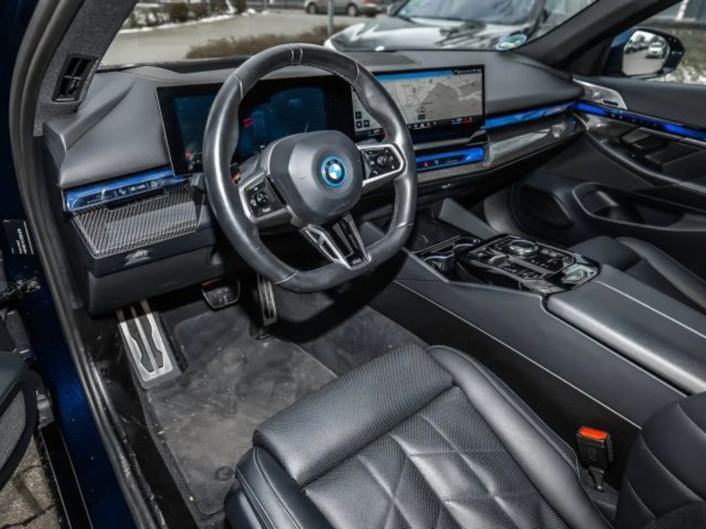 BMW i5