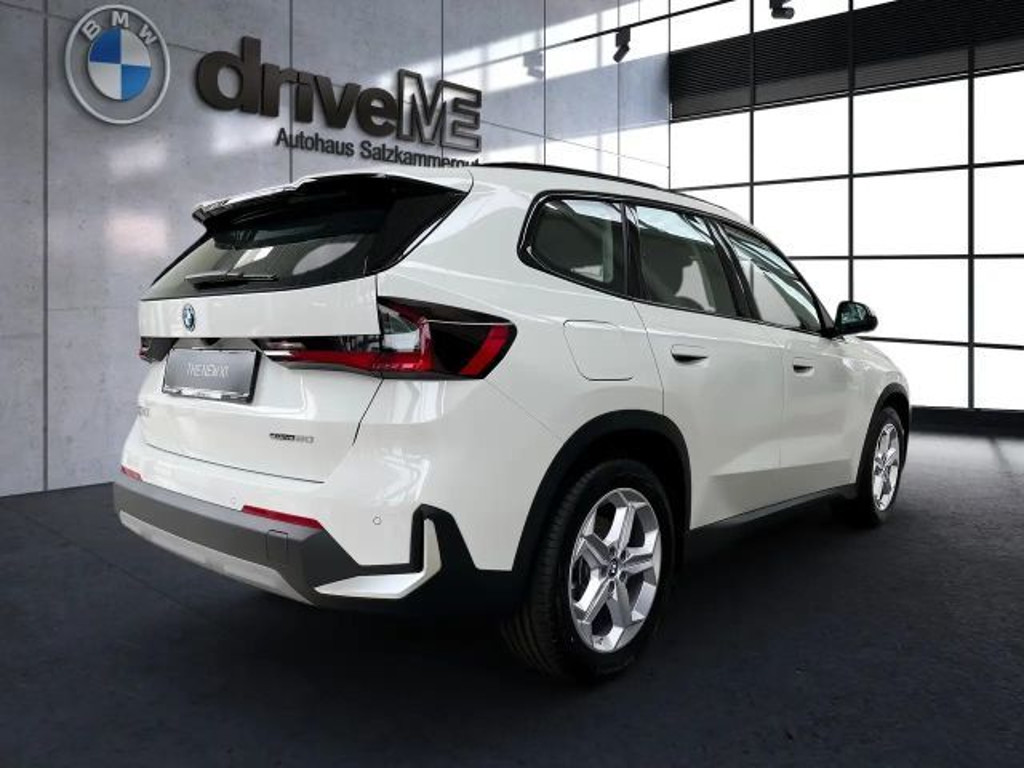 BMW iX1