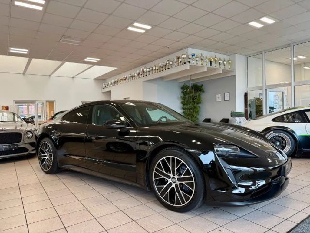 Porsche Taycan Performance Plus
