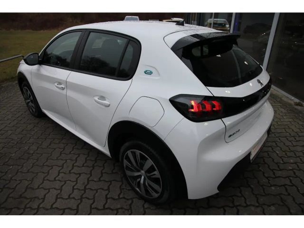 Peugeot e-208